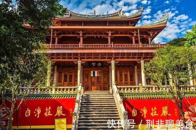 景色|全国唯一的金丝楠木寺院，依山傍海壮美景色，海内外游客慕名到此