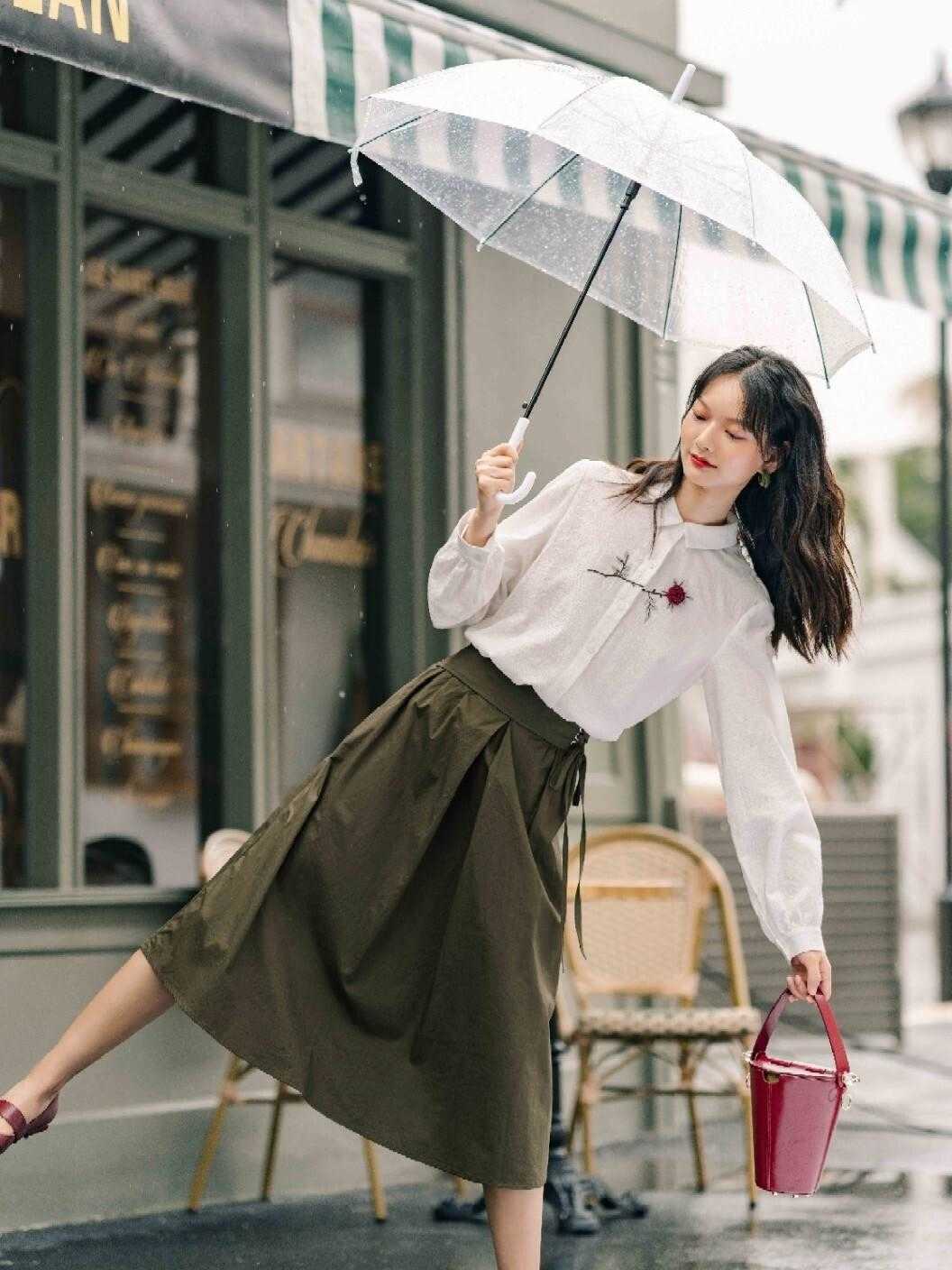 半身裙|选择半身裙的搭配,简约时尚,又不失高级感