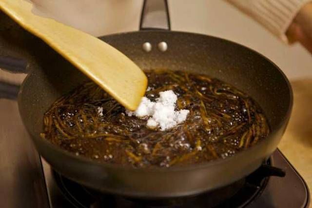 早餐面条这样做,香到骨子里,孩子一大碗都不够吃