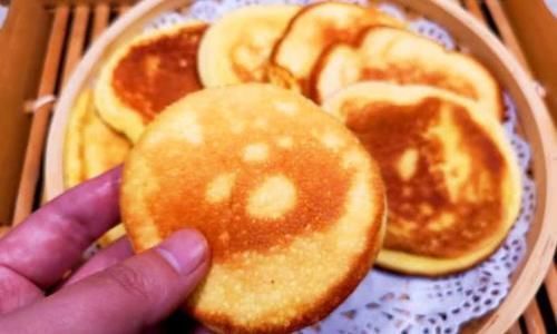 不用烤箱,不用电饭煲,学会这样做蛋糕,松软香甜,10分钟就上桌