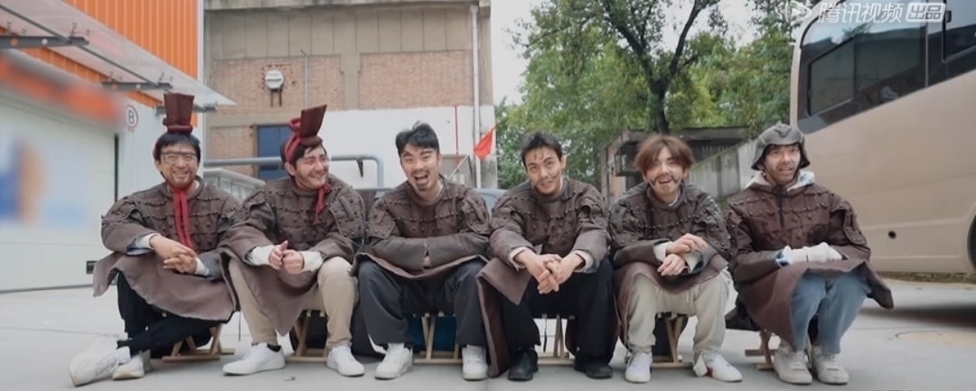 《五哈2》热度低，鹿晗脸垮疲惫，邓超欺负新人，离开跑男都不行