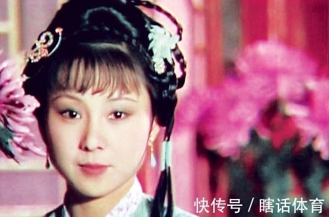 袭人!晴雯被撵后,袭人假哭真笑谎话连篇!这些铁证暴露她就是告密者!