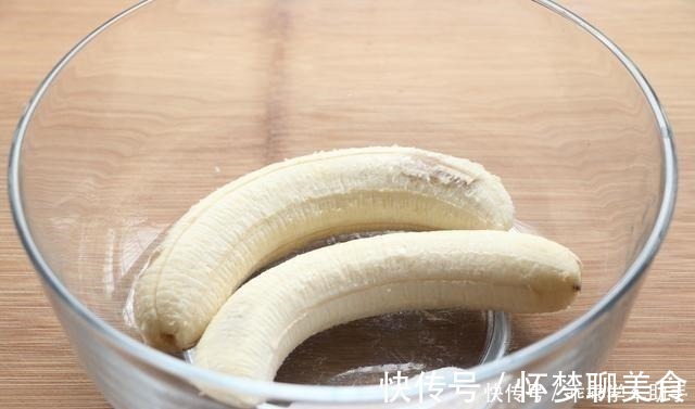 喝不完的牛奶别浪费,搭配燕麦做出一款特色甜点,营养更高档!