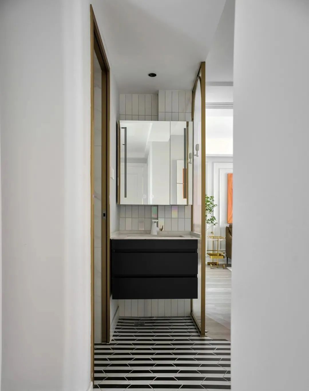 收纳|案例分享▏102㎡精致温馨三居,简约实用又富有小资情调的家