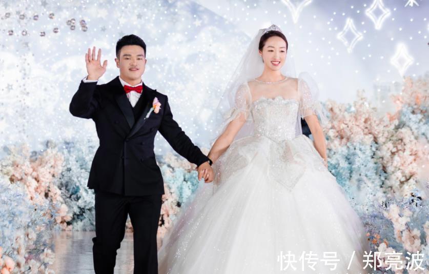 奥运名将|两大奥运名将结婚!石智勇迎娶排球美女,跑步女神在跑道完婚