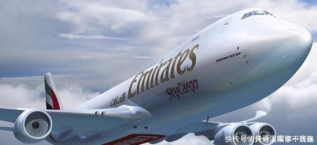 飞机 为什么客机机翼在机腹,军用运输机机翼在背部,专家:装东西不同