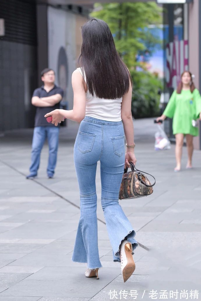 时尚|街拍:穿牛仔裤的时尚女生