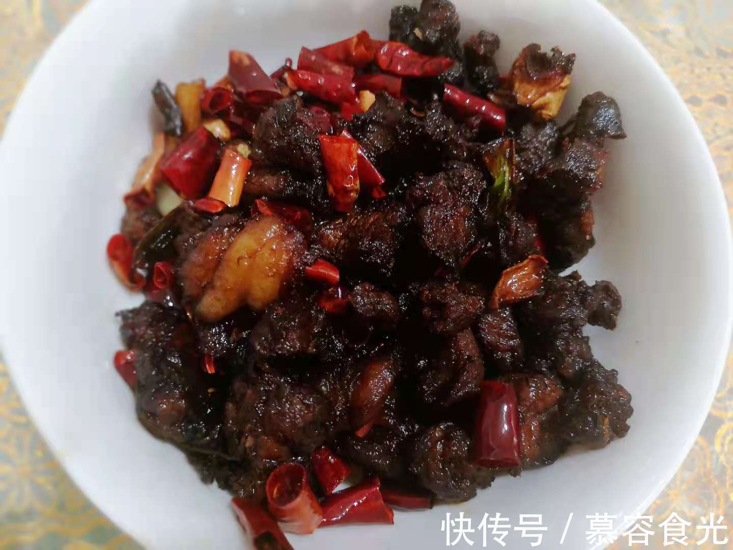 回锅肉|荤菜这么做,超级下饭还不油腻,你若不信,自己试试
