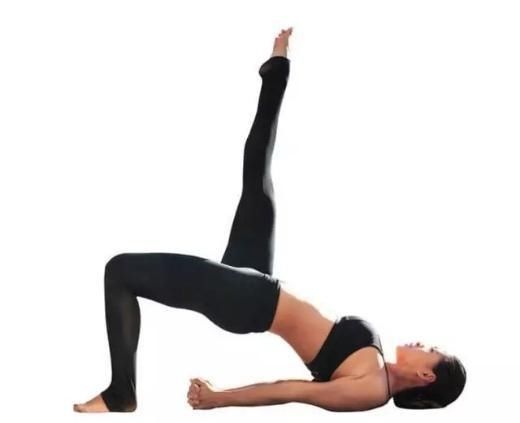 坐骨神经|苗条的女孩保持身材减脂+增肌，用汗水塑造玲珑曲线