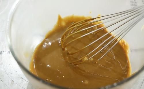  蛋白|入冬必备的甜点！焦糖饼干咖啡奶油蛋糕，爱上这香浓的美味