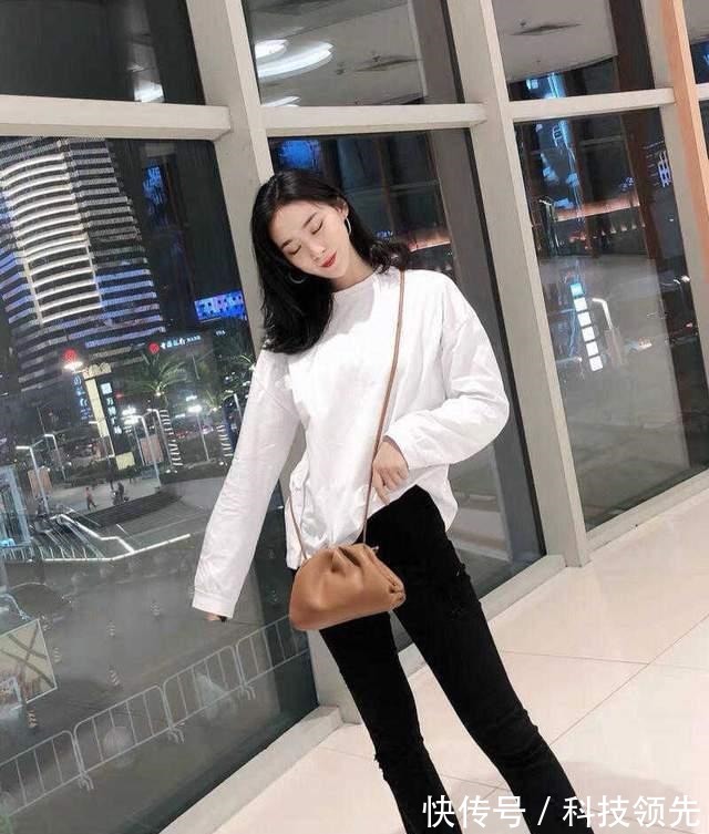 西裤 初秋，卫衣搭配直筒裤简约高级，还能提升气质感，美如初恋女友！