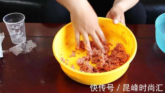 配饵之前,先搞明白什么是基础饵,配出来的饵料,鱼都抢着吃