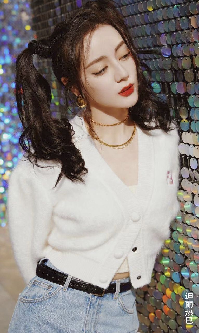 又到了穿针织开衫的季节啦，快来偷师同款穿衣经！