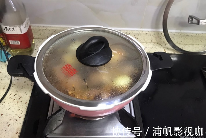 猪脚|猪身上这个“宝贝”,跟鸡蛋一起吃,从此告别手脚冰冷,记得多吃