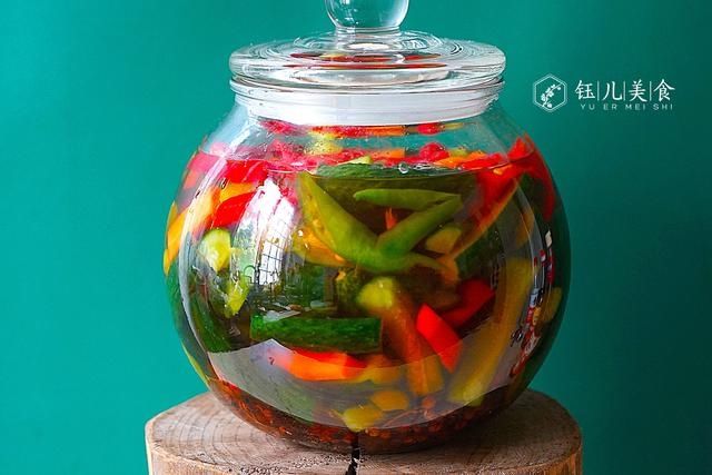 下饭|秋季,腌菜的季节到了,这样腌制黄瓜,酸辣爽脆又下饭,还不发霉