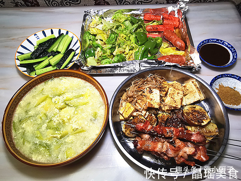 朋友圈|山东一家3口7天的晚餐,天天不重样,走红朋友圈,网友:有钱人家