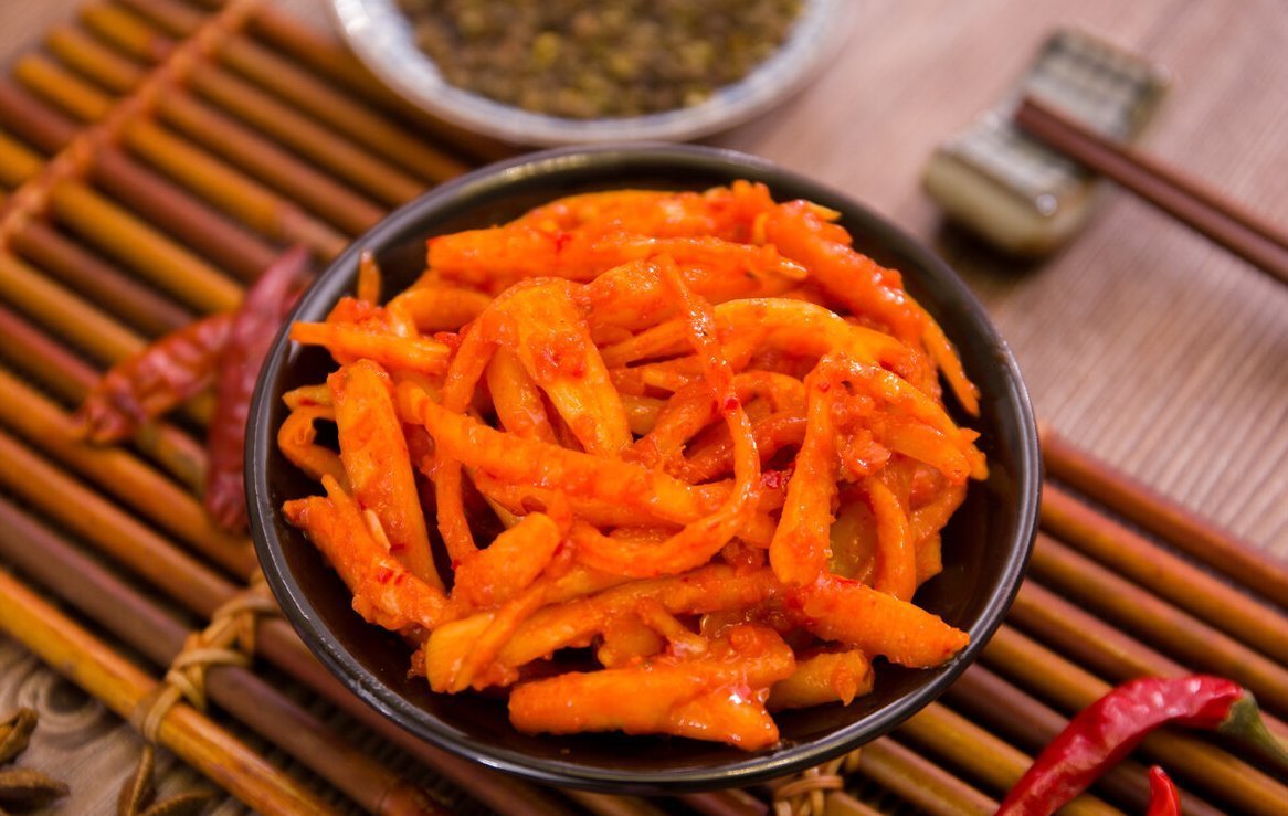 高血压|血压高的人不能吃大蒜？提醒：除了大蒜，还要少碰2种食物