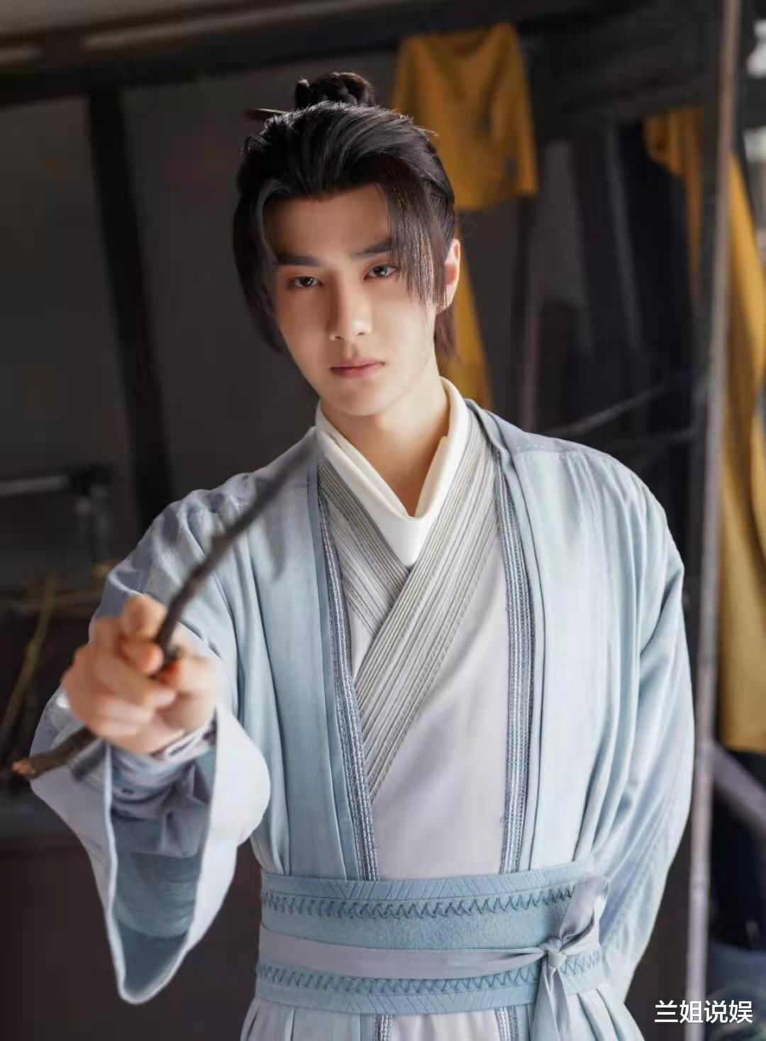 鹅厂对王一博不满？曝其带走平台流量反奶酷芒，却不能与他翻脸