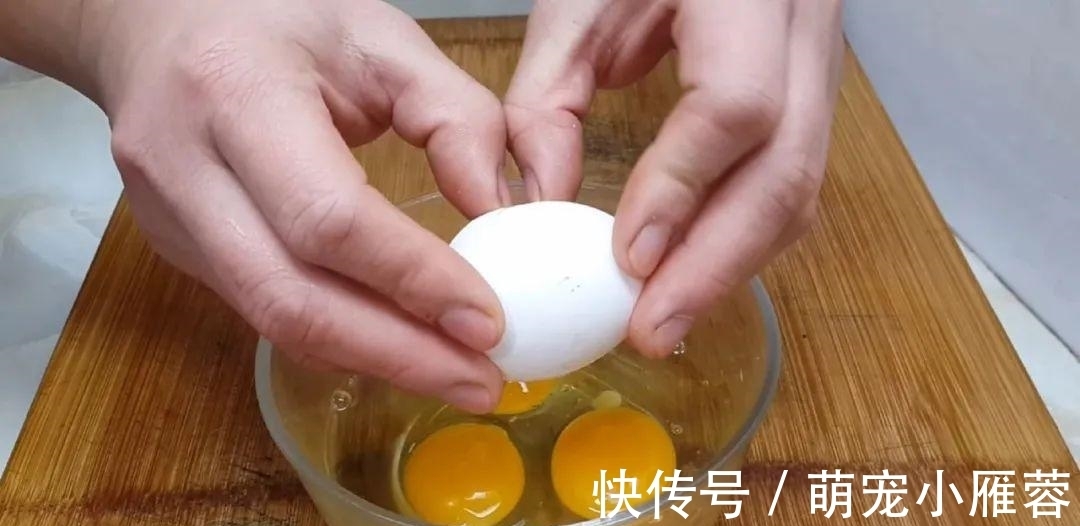 面粉不要烤面包了,教你简单一做,个个空心鼓泡,比吃蛋糕还过瘾
