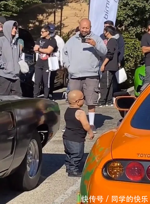 |今日段子:小伙年会中奖365天带薪年假,这算辞退吗?