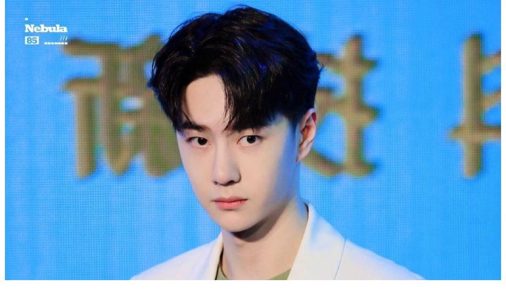 王一博活动惊喜出场，黑粉吐槽“足不出沪”，粉丝别样解读