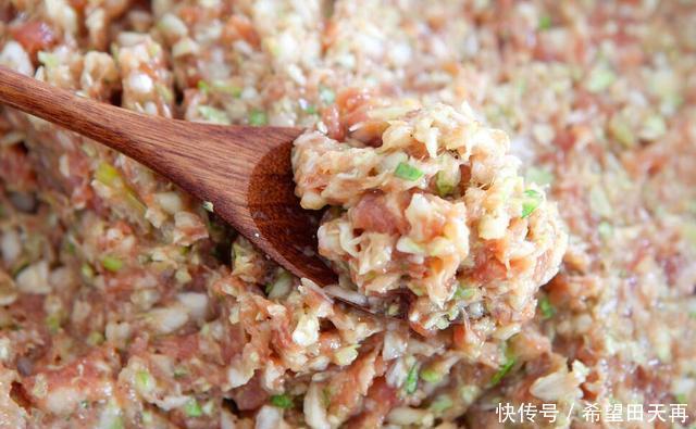 饭店|饭店调肉馅怎样去腥加料酒是不对的,大厨教你做法,鲜香无腥味