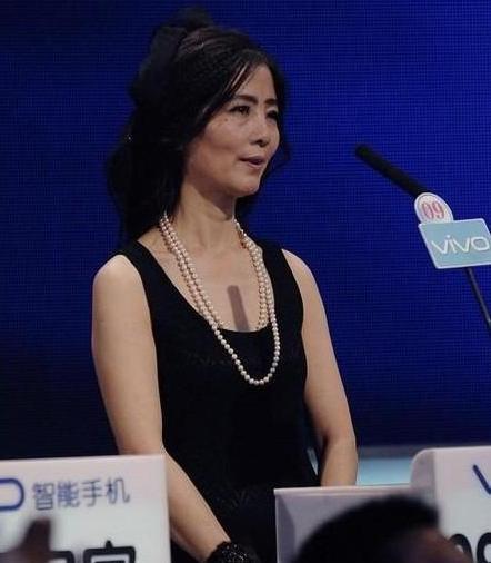 34岁小伙“抱”走《非诚勿扰》51岁阿姨，5年过去，现状如何