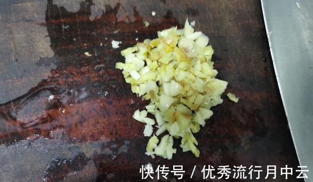 一块豆腐,两道菜,10元左右,小老百姓的小日子,就这么造!