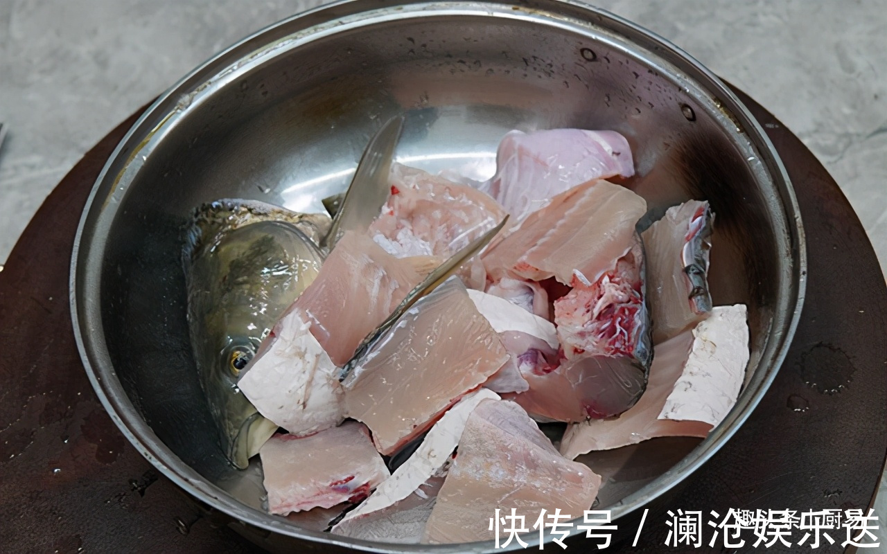 鱼片|川味水煮鱼怎么做才好吃,分享详细制作步骤,肉质鲜嫩,不腥不碎