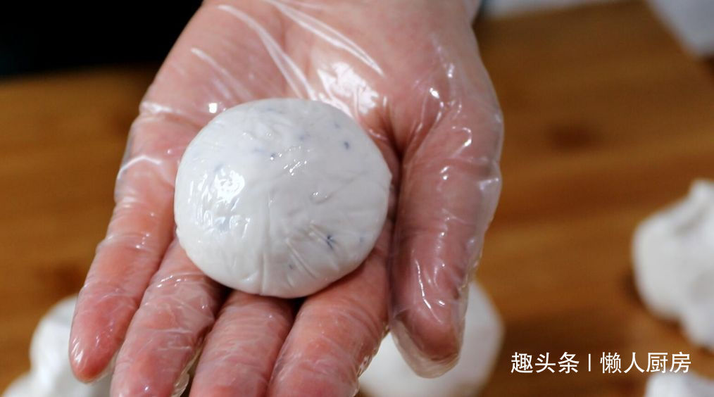 不用面粉,教你用这种粉做炸米圈,口感完全不一样,外脆里软