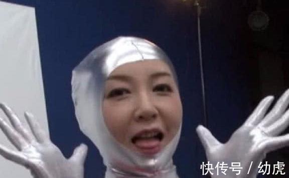 女奥特曼|奥特曼拍完戏后脱下头盔，扮演者竟是位大美女