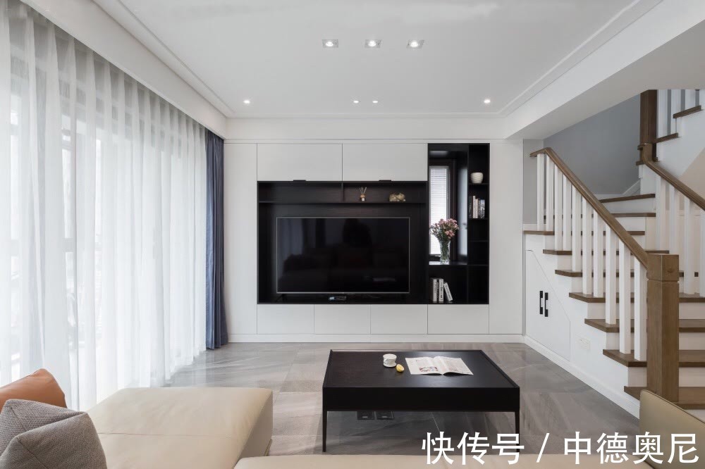 展示架|简约而不简约的电视柜设计，让空间充满活力