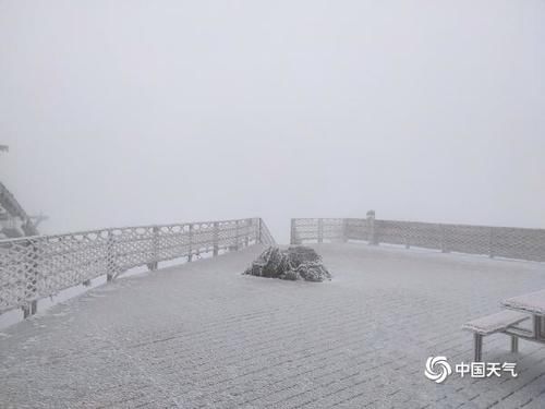 银装素裹！冷空气影响广东 粤北多地现雾凇冰挂等景观