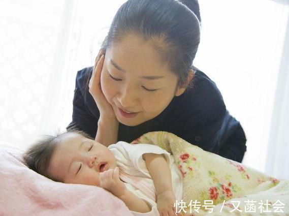 睡眠|哄小孩睡觉,大人为啥都喜欢拍拍婴儿这种哄睡方式比奶睡更高级