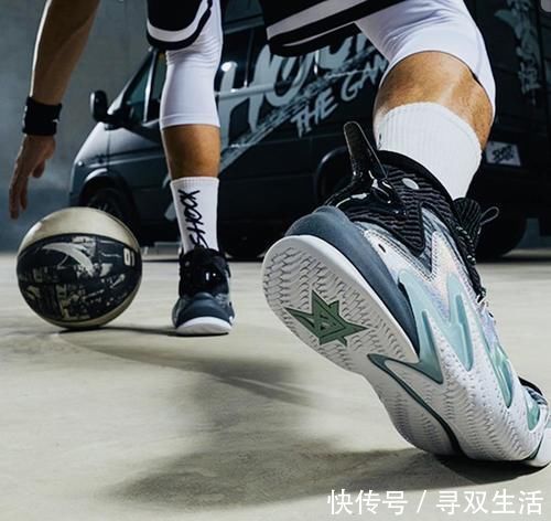 狂潮 200块钱的水泥克星篮球鞋,安踏要疯 狂潮2代!