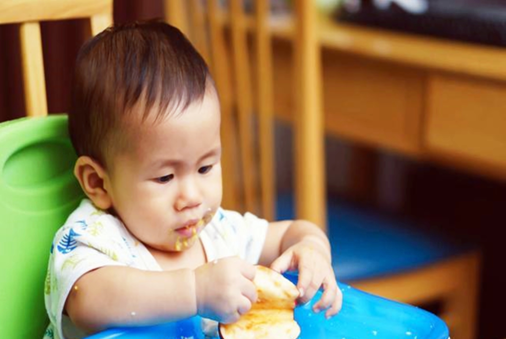 儿科医生|孩子两岁前能吃“大人饭”吗儿科医生三岁前吃都算“毒辅食”