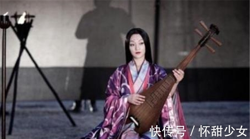 画皮#清朝名画“女鬼图”,放大后才知她在干什么?很多人都不敢细看