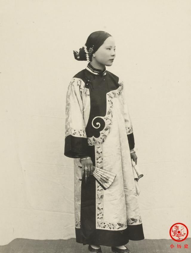 当街|清末老照片：慈禧太后在颐和园赏雪，八国联军当街欺辱妇女