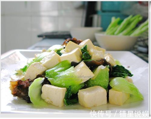 油菜|小油菜搭配豆腐，鲜香又营养，清爽入味，好吃不腻，素食的好选择