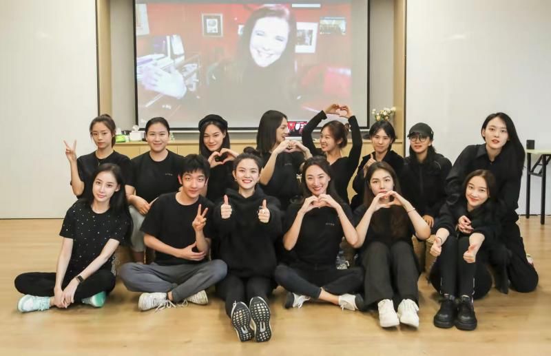 哈利#山下学堂伊万娜·查伯克大师工坊结课：演员有使命通过表演鼓舞观众