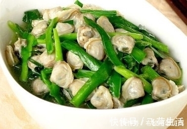 韭菜|韭菜和此物一起炒着吃,湿气没了,脂肪不见了,皮肤更加细腻