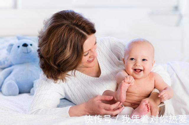 脚部|美国儿科博士:宝宝身上这3处要多摸,会更聪明,很多家长都不碰