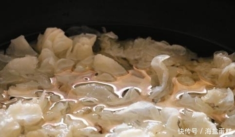 银耳|天冷,咳嗽上火,别只知道泻火,把这4样熬一熬,比梨汤还管用