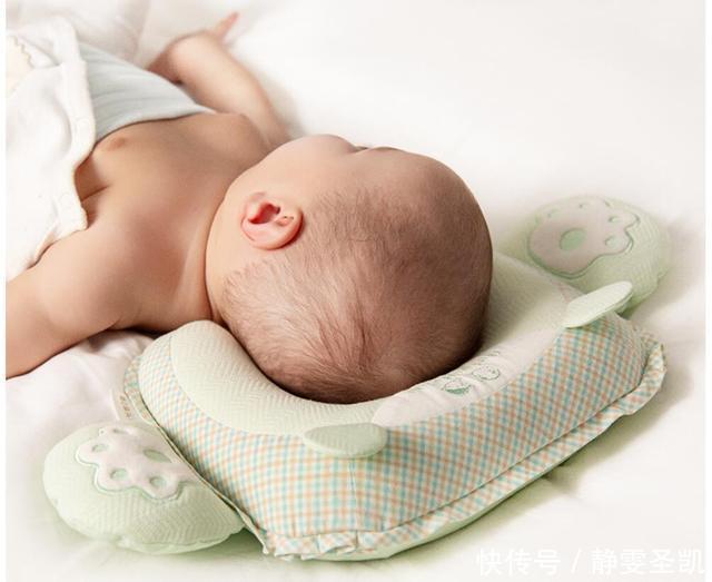 “妈妈，该给我买枕头啦”，宝宝有这3个动作，暗示可用枕头了