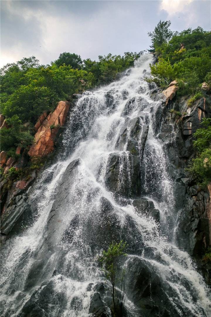 飞流|济南最壮观的瀑布在这里，而且是免费的