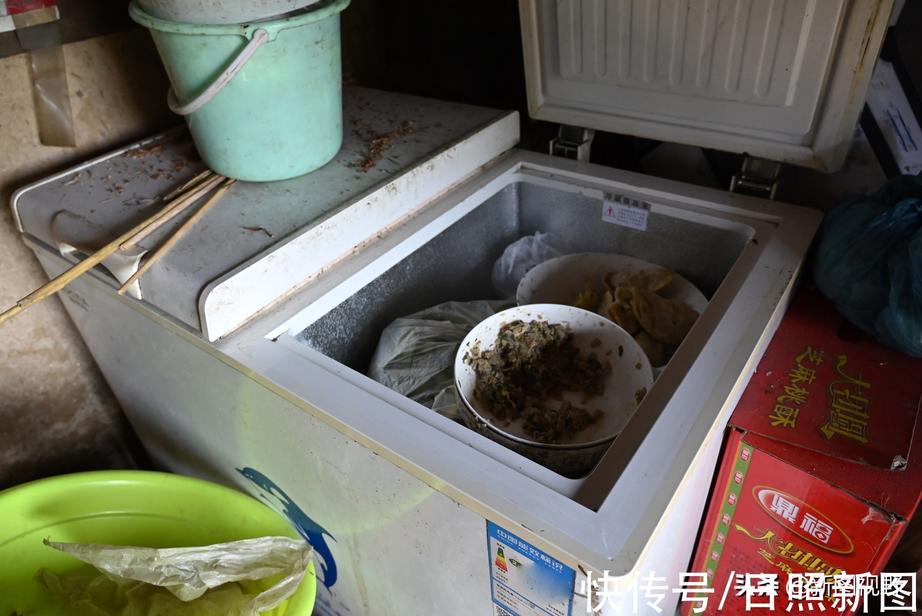 长寿|100岁奶奶,饭前习惯特殊,至今满头黑发,看长寿秘诀是啥