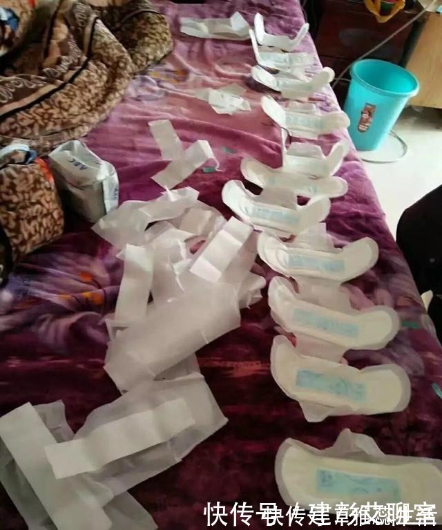 照片|全职妈妈晒沙发照片,引起所有家长共鸣,原来有娃的家都一样…