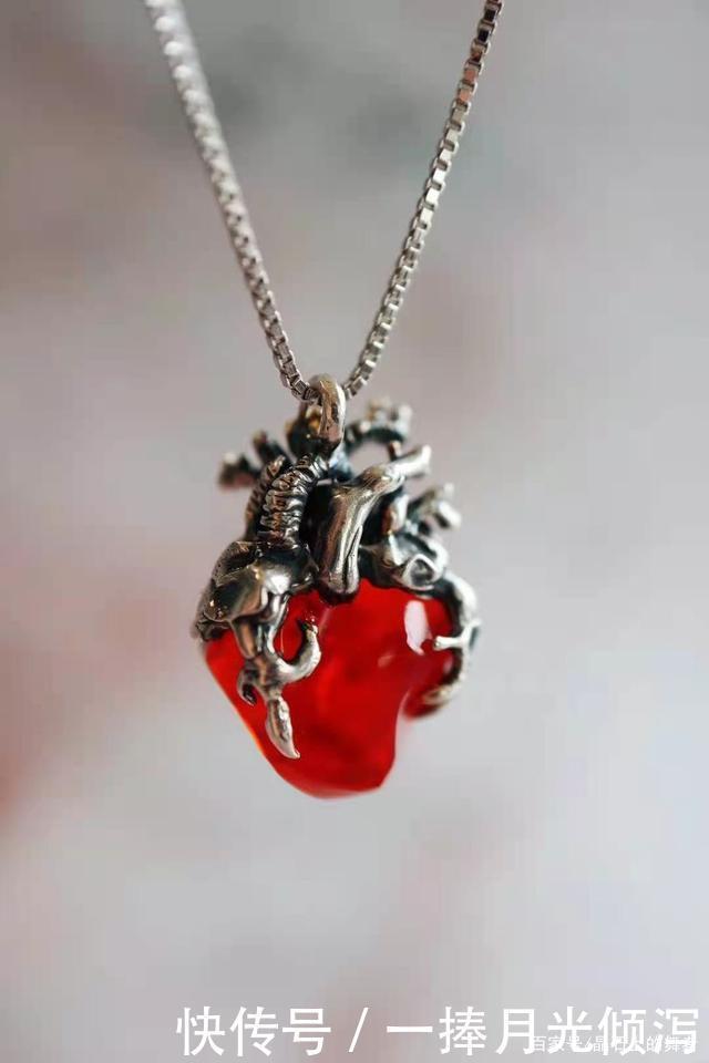 把珠宝做成心脏的样子，分享一些充满创意元素的珠宝