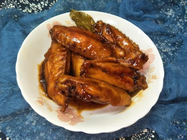 加糖|做可乐鸡翅时，到底要不要加糖？按这个好吃的做法，鸡翅香浓美味