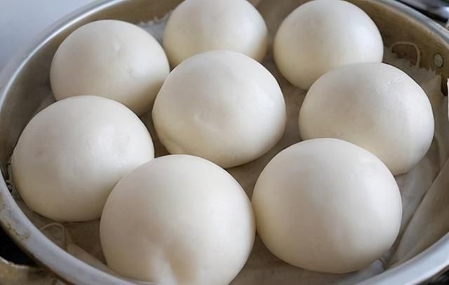 蒸馒头时，“冷水蒸”好还是“开水蒸”好？区别太大，做错难吃